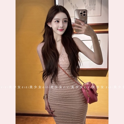 纯欲露背挂脖吊带连衣裙