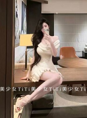 新款纯欲修身显瘦连衣裙