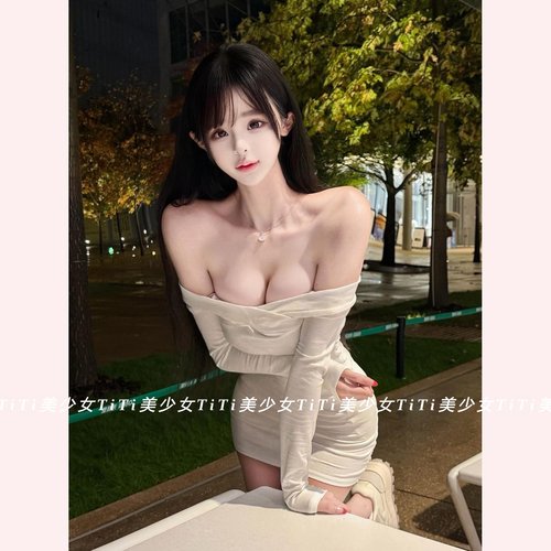 露肩辣妹显身材性感包臀连衣裙