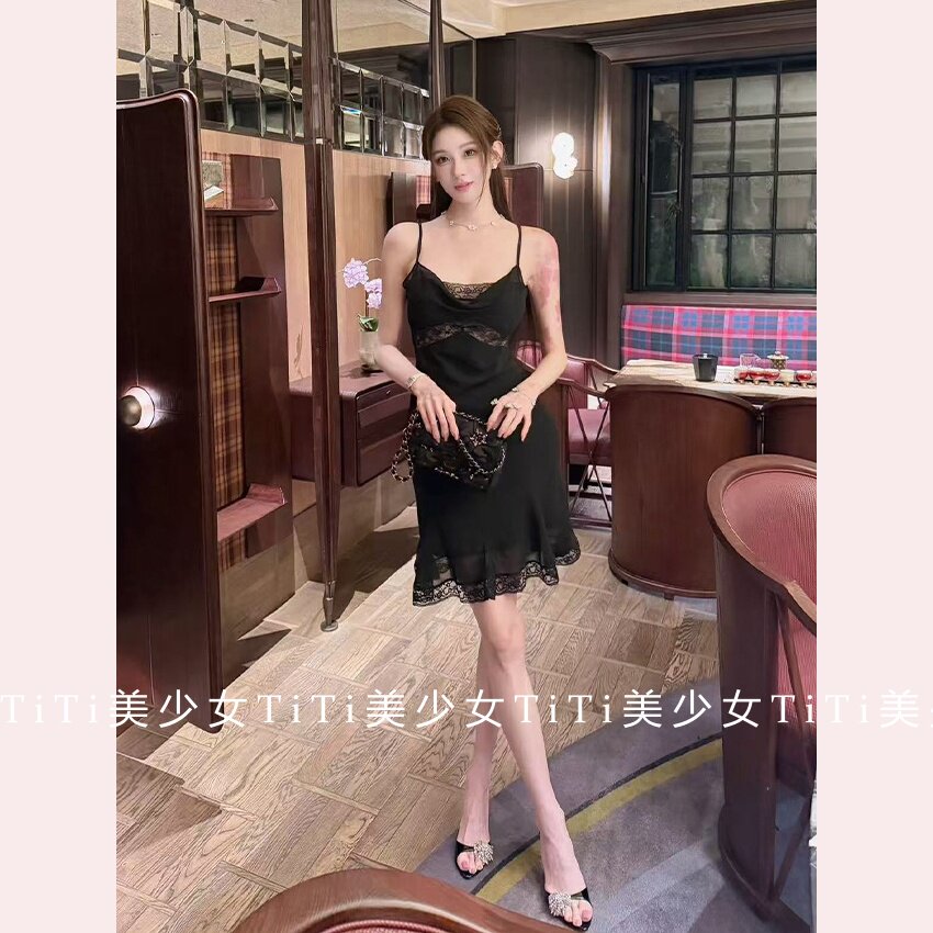 【TiTi美少女】现货性感风黑色蕾丝拼接设计吊带裙收腰显瘦连衣裙