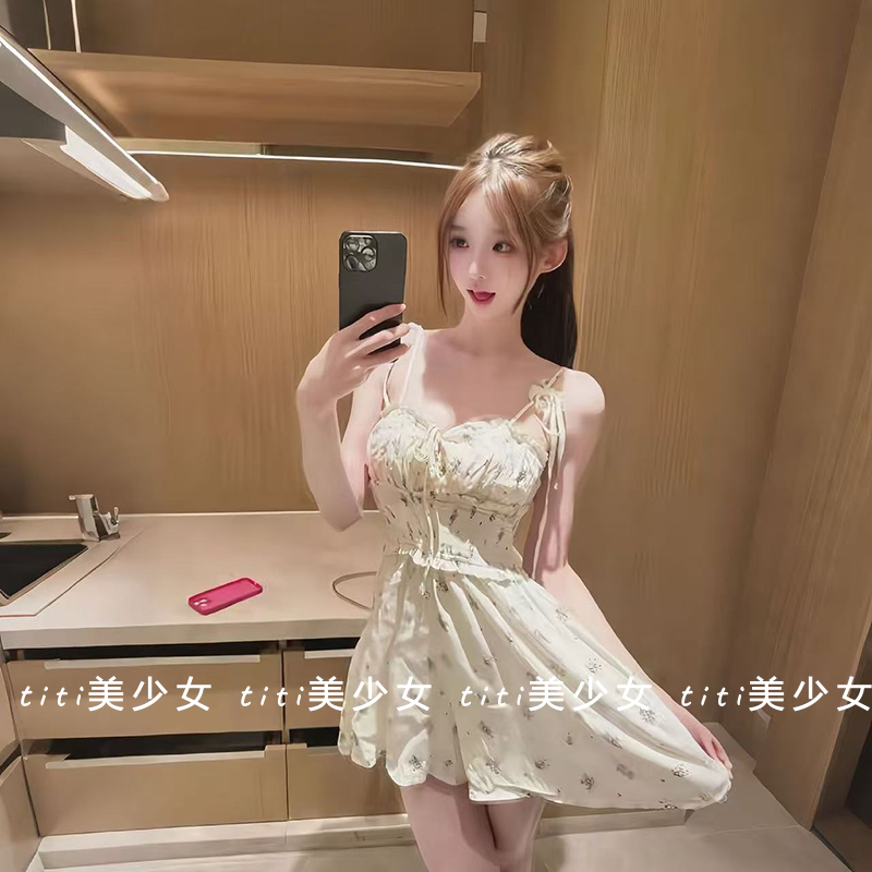 【TiTi美少女】纯欲风碎花清纯绑带吊带收腰紧身无袖甜美连衣裙裤