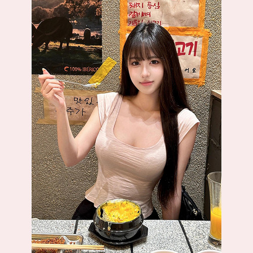 纯欲性感低圆领短袖T恤