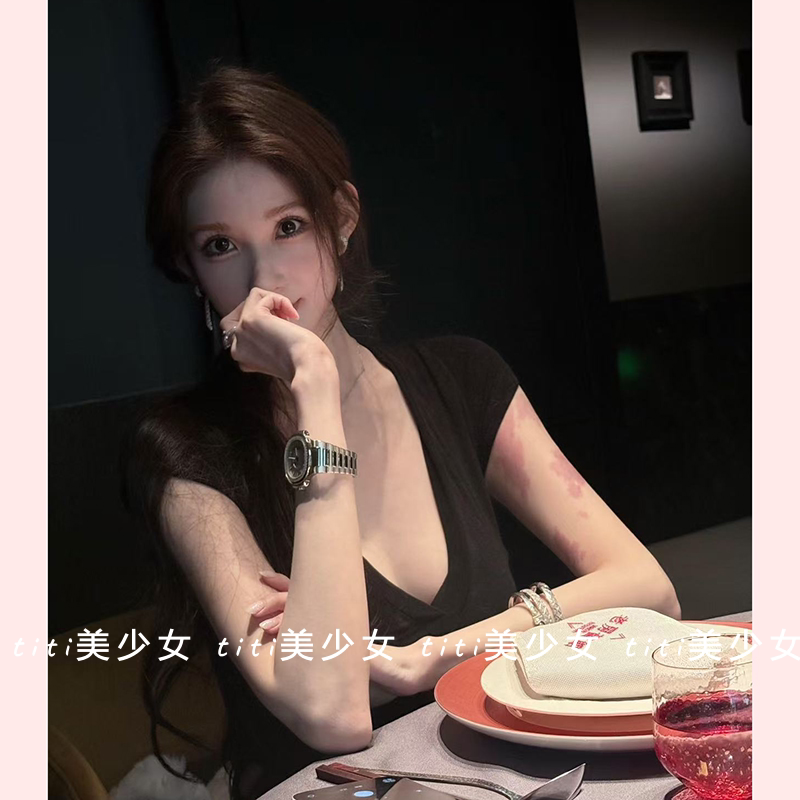 【TiTi美少女】纯欲风性感深V领短袖T恤辣妹修身显瘦百搭打底上衣