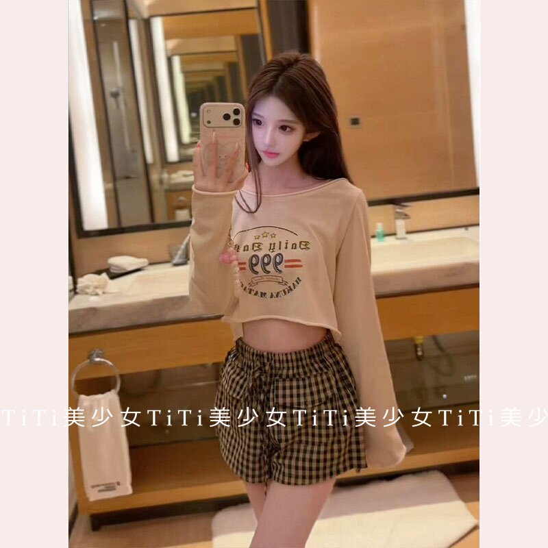 【TiTi美少女】秋季纯欲风短款长袖T恤+复古格纹抽绳紧腰休闲短裤