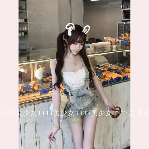 短款吊带/紧身牛仔背带裤