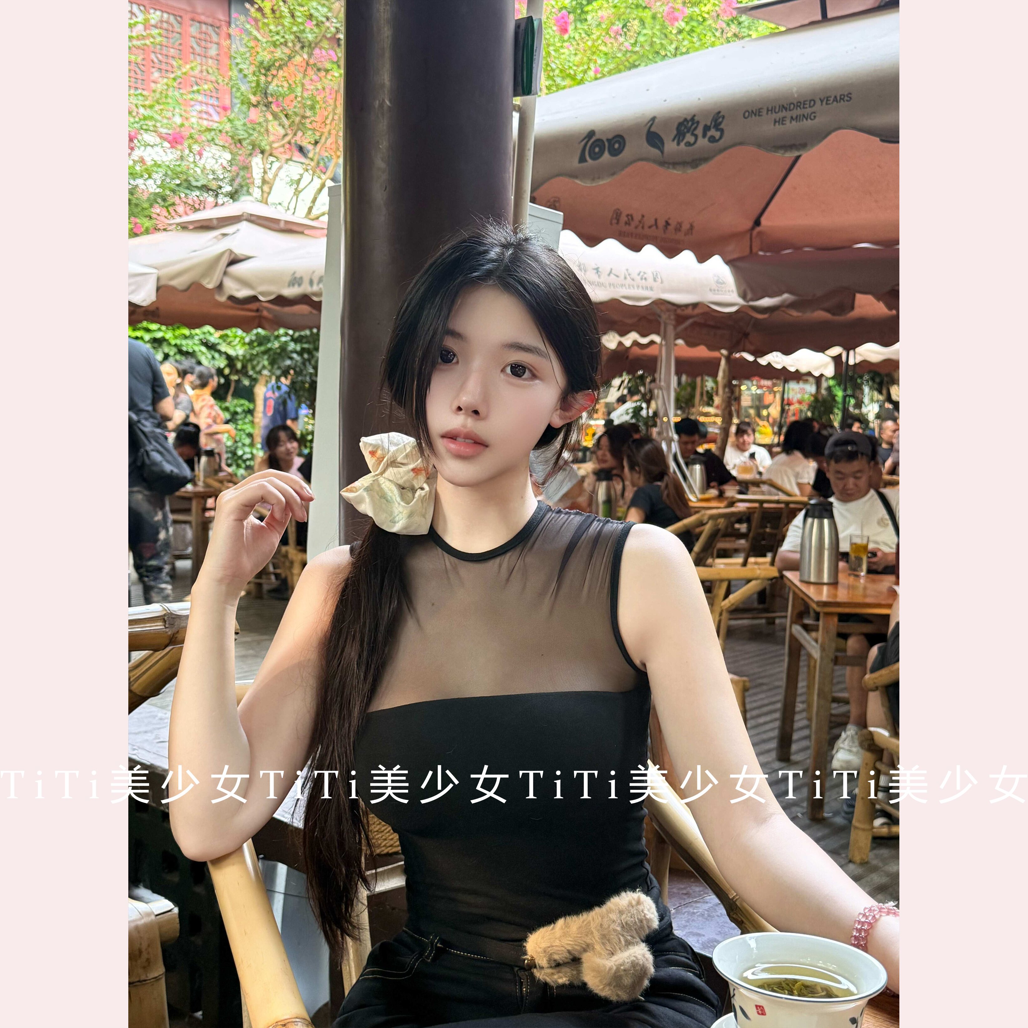 【TiTi美少女】带胸垫黑色网纱拼接无袖背心修身显瘦打底内搭上衣