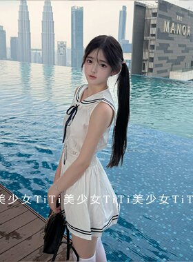 学院风纯欲减龄露背海军领连衣裙