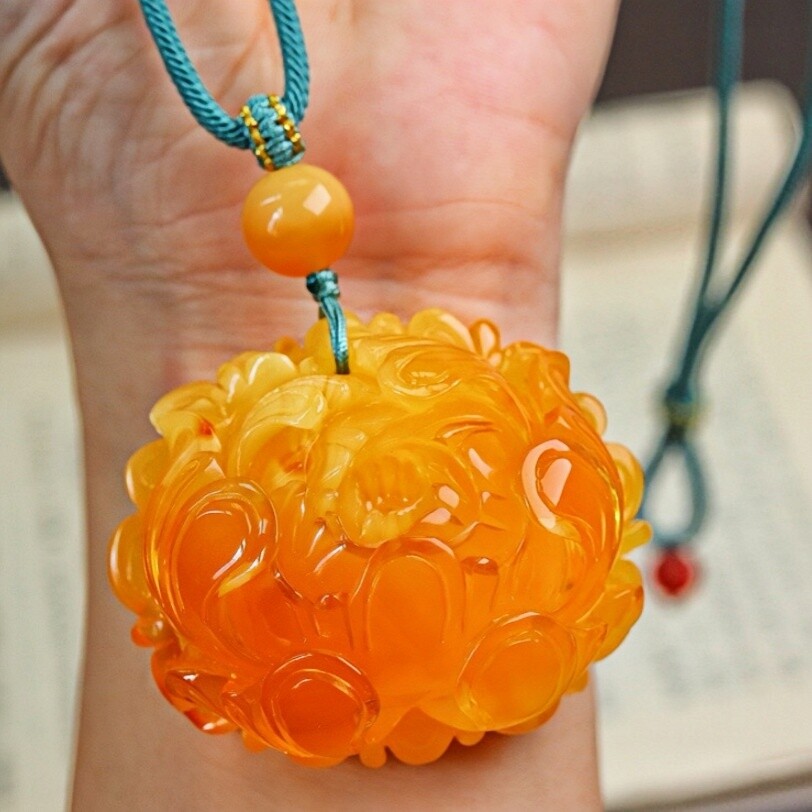 正品天然乌料蜜蜡焦皮料鸡油黄 牡丹花 吊坠女款文玩收藏珠宝饰品