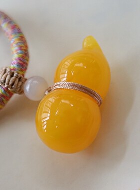 俄料原矿鸡油黄蜜蜡葫芦吊坠