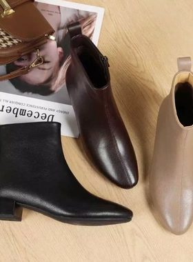 春达女鞋2025冬季新款尖头小跟时尚气质财阀千金羊皮短靴37677