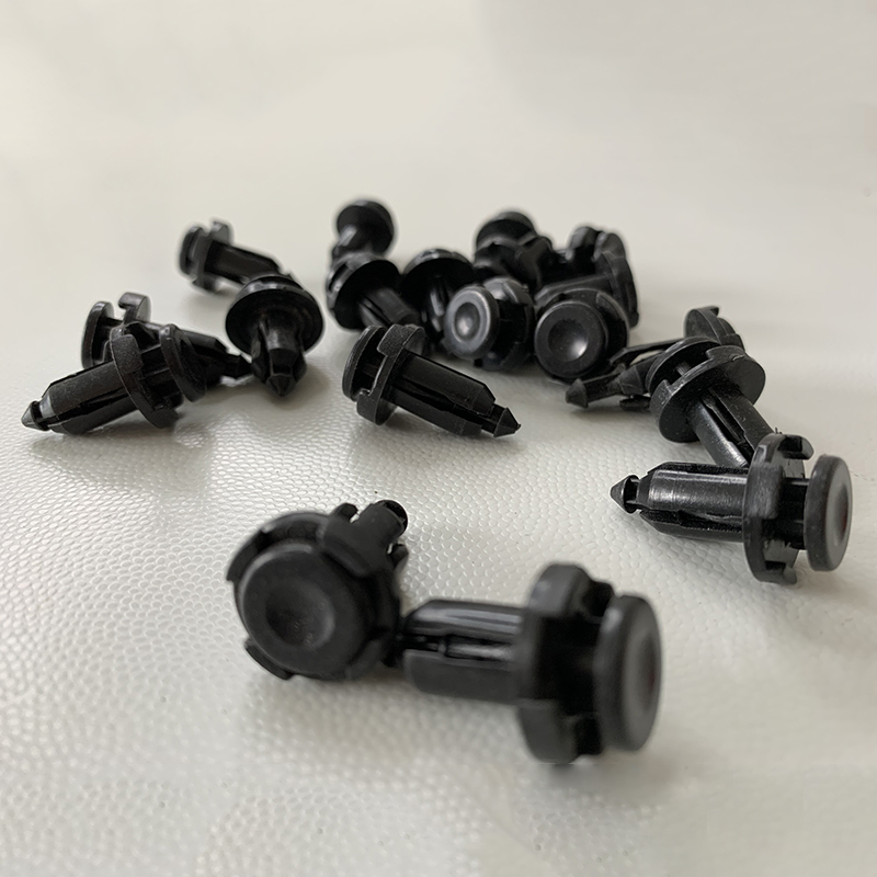 前后保险杠三菱帕杰罗卡扣