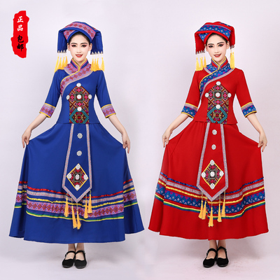 新款花纹夏季摄影广西壮族服装