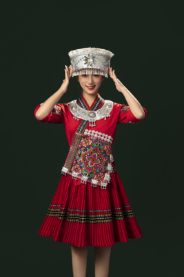 苗族服装女贵州少数民族服饰成人传统苗寨刺绣舞蹈演出旅直播壮族