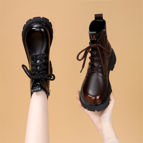 厚底马丁靴女2025秋冬季新款时尚软底不累脚加绒保暖短靴大码4142