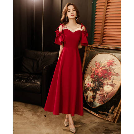 吊带四季新娘女敬酒服平时可穿吊带气质礼服高级酒红色订婚连衣裙