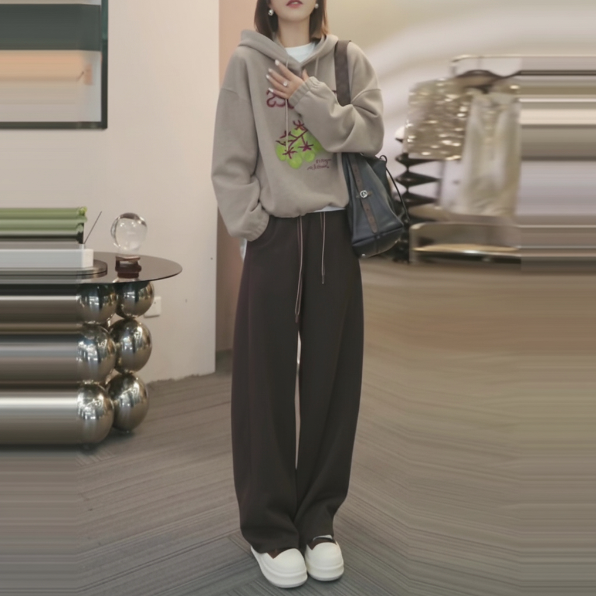 慵懒风穿搭休闲运动套装女春秋季高级感宽松连帽卫衣阔腿裤两件套图片
