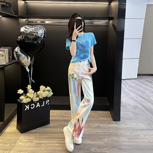 多巴胺减龄穿搭休闲运动套装女夏季短袖T恤涂鸦阔腿牛仔裤两件套