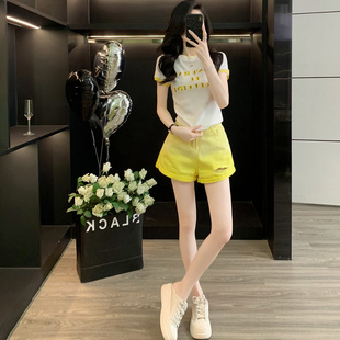 高级感巨好看的套装女夏设计感亮片短袖牛仔短裤小个子穿搭一整套
