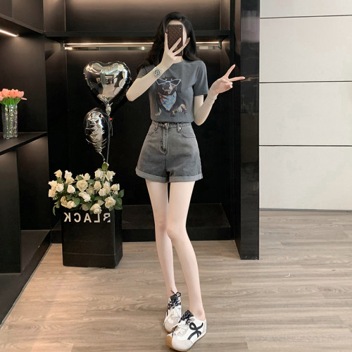 灰色休闲套装女夏季小个子卡通短袖牛仔短裤两件套减龄穿搭一整套