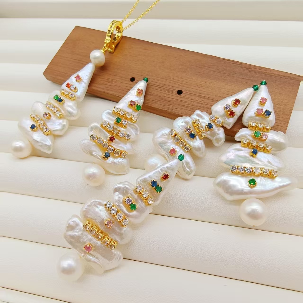 圣诞款雪花堆钻圣诞树手工胸针天然巴洛克珍珠胸花毛衣链吊坠