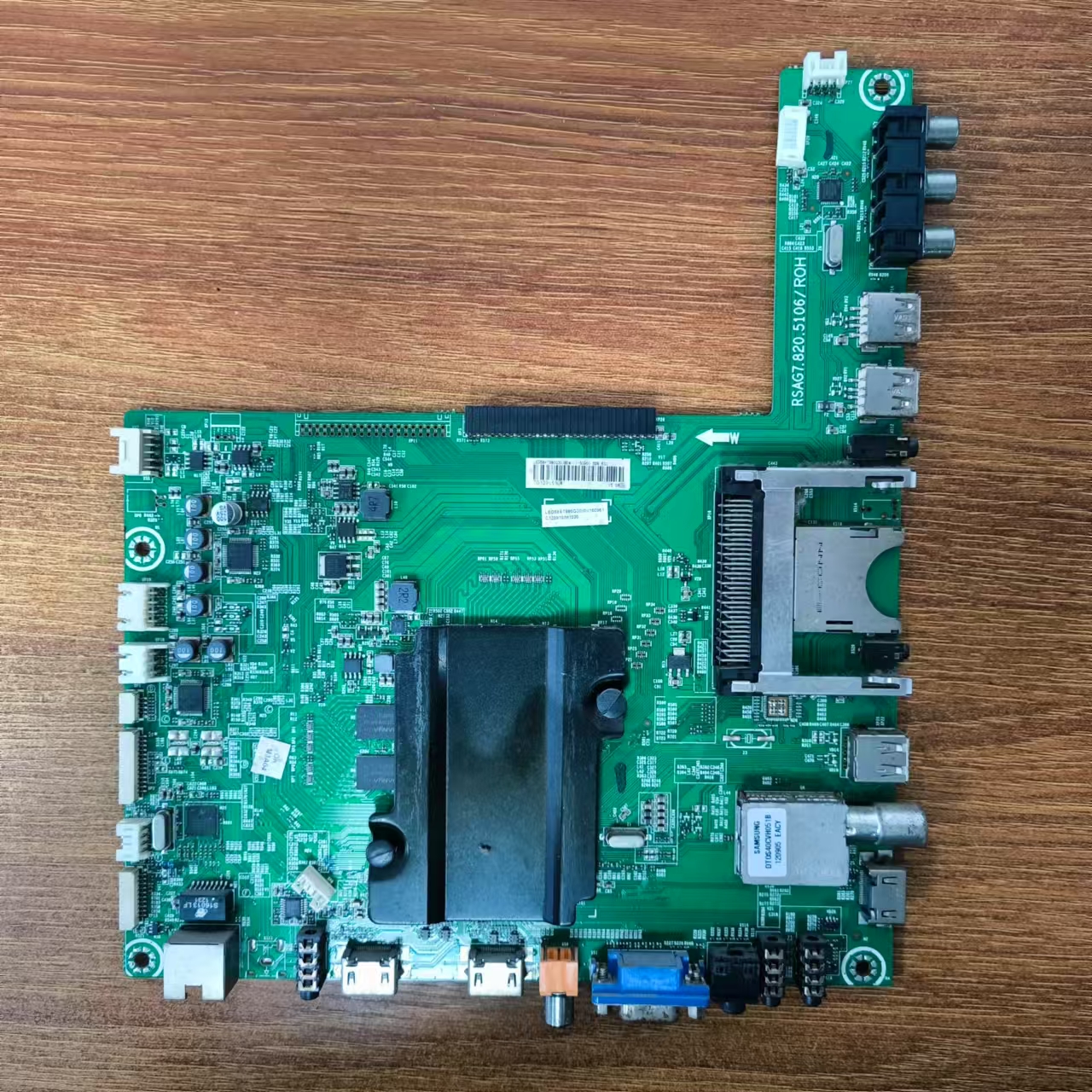 原装海信LED58XT880G3D(BOM1)主板RSAG7.820.5106配屏V580HK1-LS6