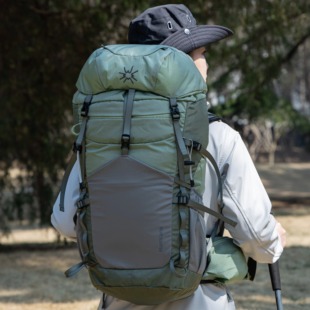 登山户外旅行双肩背包徒步40L大容量多功能越野登山爬山骑行背包