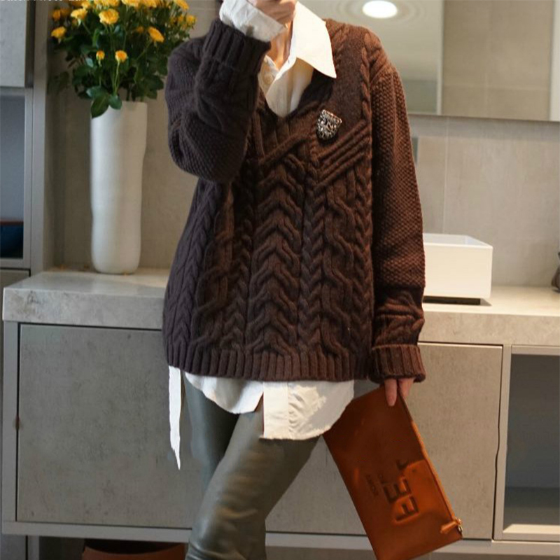 重磅系列气质绞花v领调调羊绒衫