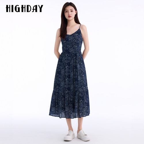 HIGHDAY轩日2026夏新款藏青色波西米亚吊带连衣裙女收腰显瘦气质