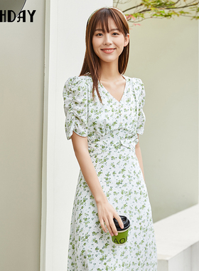 highday轩日夏季V领修身碎花裙子女印花短袖连衣裙泡泡袖中长裙潮
