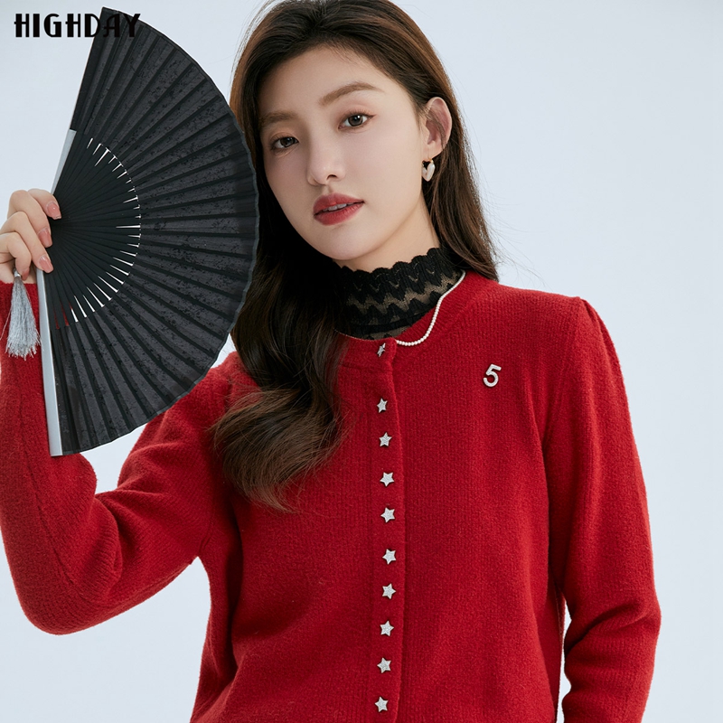 轩日星星扣圆领红色针织开衫外套