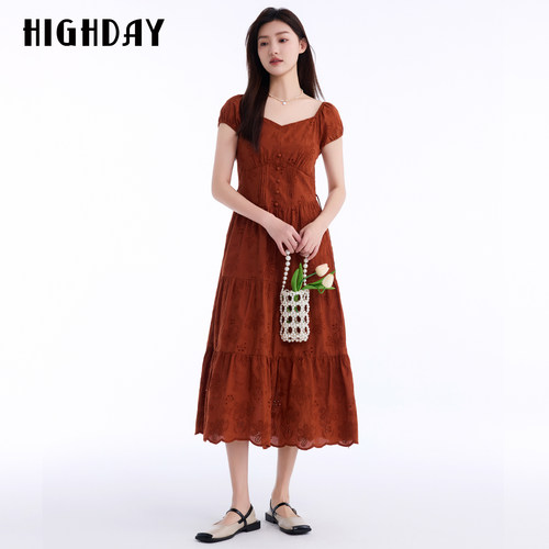 HIGHDAY轩日2026夏新款砖红色方领全棉连衣裙女收腰温柔镂空设计