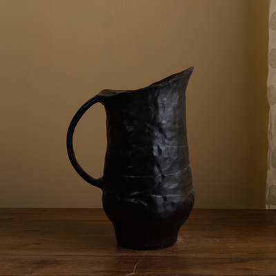 C030  H0560B0 黑色直筒花瓶(把手边高19cm右边高22口9×12cm）