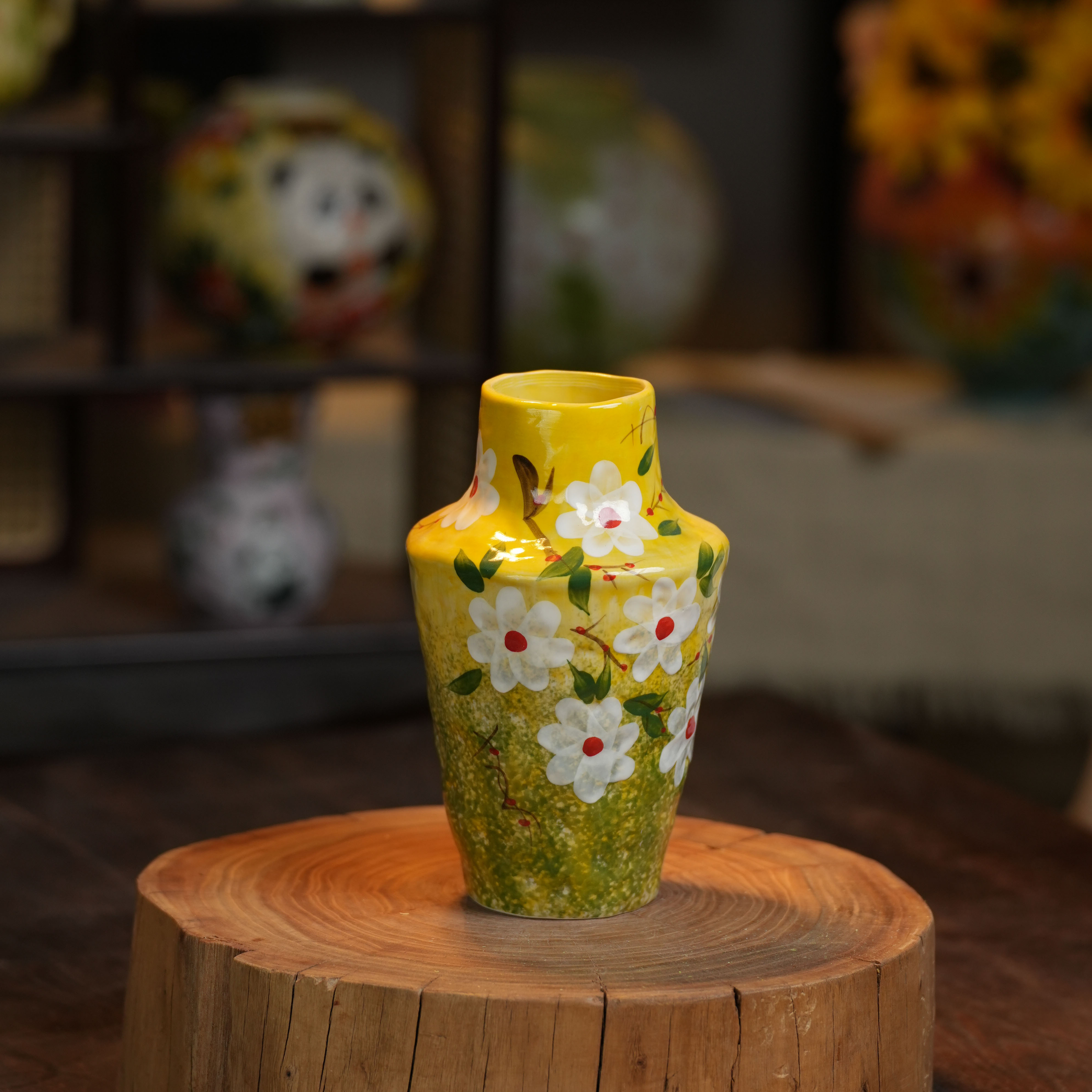 『041』1038-绿叶红色花蕊黄口瑞意花瓶（口7cm，高22cm）