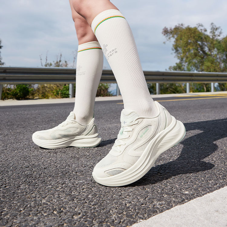 乔丹跑步鞋女2025秋季轻便透气缓震慢跑训练运动鞋女QDB022252228