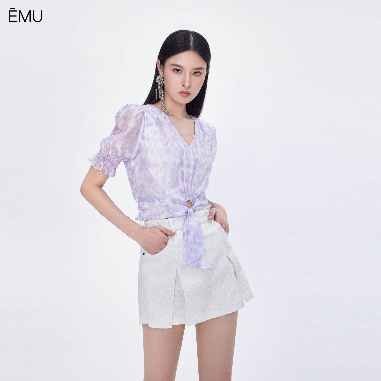 依妙EMU浪漫印花泡泡袖上衣2025夏季韩系清甜风V领系带雪纺衫