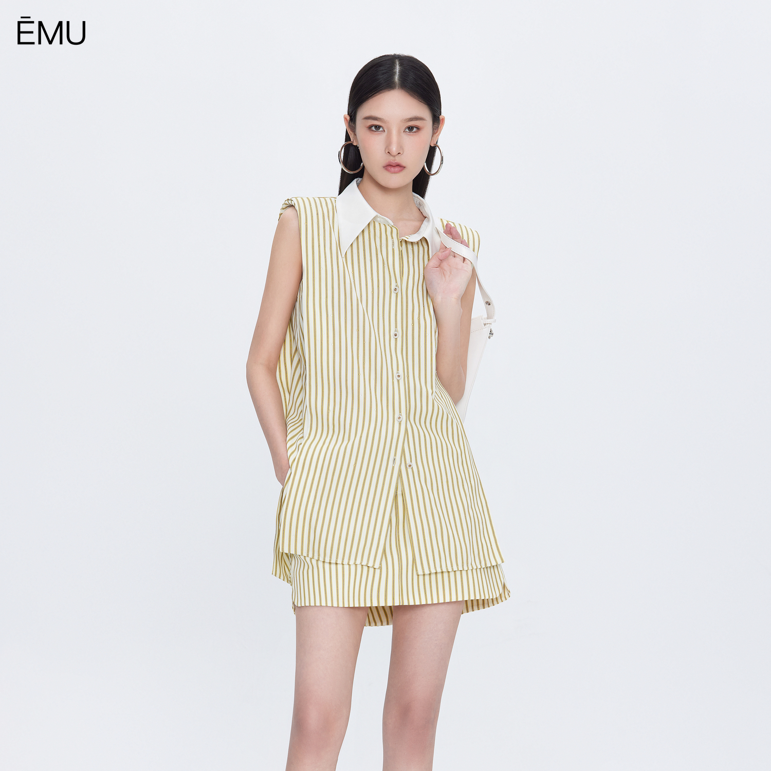 依妙EMU烫钻条纹宽松套装2025夏季翻领撞色法式休闲直筒长衫短裙