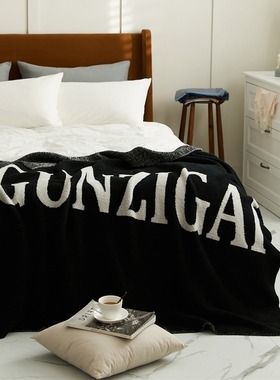 北欧黑色字母半边绒盖毯 宅男居家沙发盖腿毯户外露营毯床上搭毯