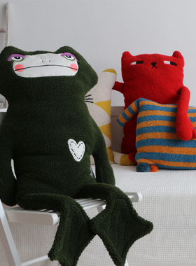 可爱青蛙玩偶抱枕 睡觉抱枕沙发靠垫稀奇古怪卖萌靠垫