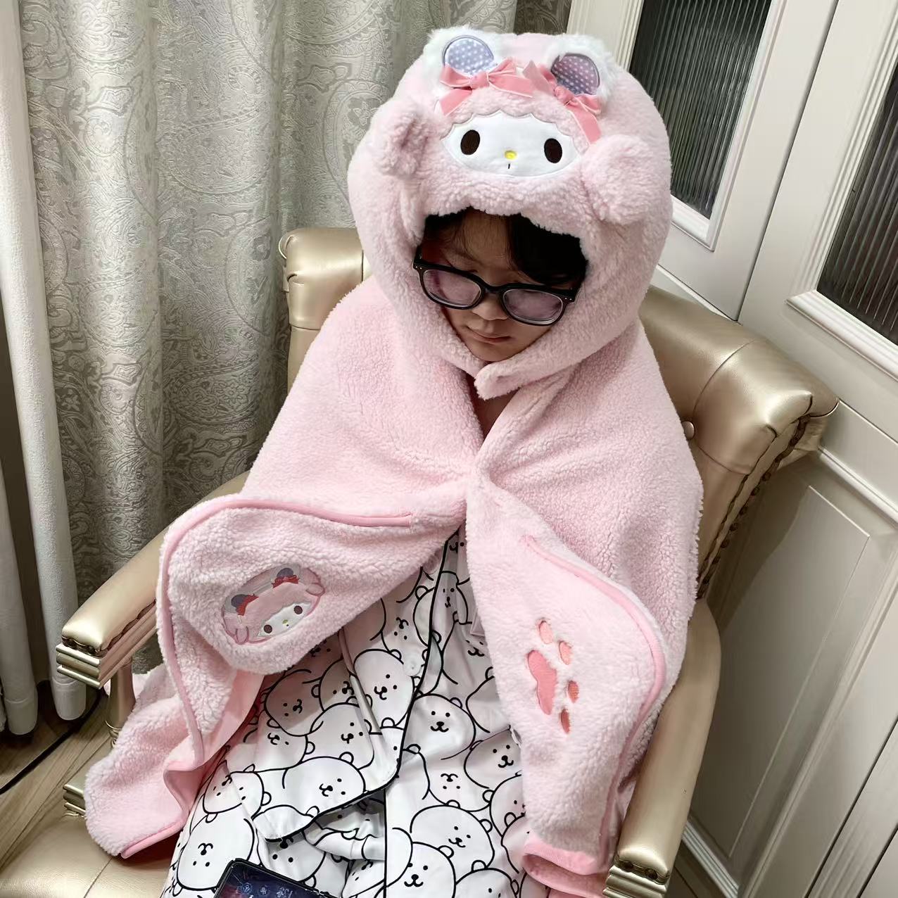 可爱卡通毛绒斗篷披肩女秋冬保暖加厚披风外套学生宿舍披风斗篷