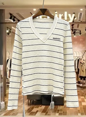琇衣之艺冬季时尚小V领洋气高端条纹针织衫女气质韩系打底衫16730
