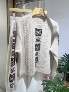 五角星家山羊绒圆领钩花针织毛衣