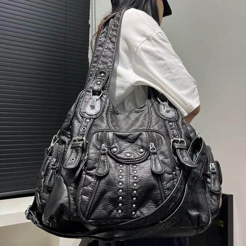 时尚潮流软皮铆钉朋克机车女包新款大容量通勤旅游托特单肩斜挎包