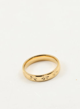 欧美时尚新款星星光芒戒指钛钢镀18K金指环百搭气质中指食指女