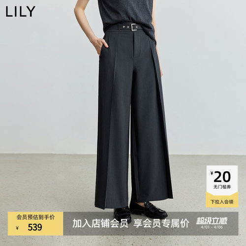 单褶立体缝线 勾勒腿线韵律