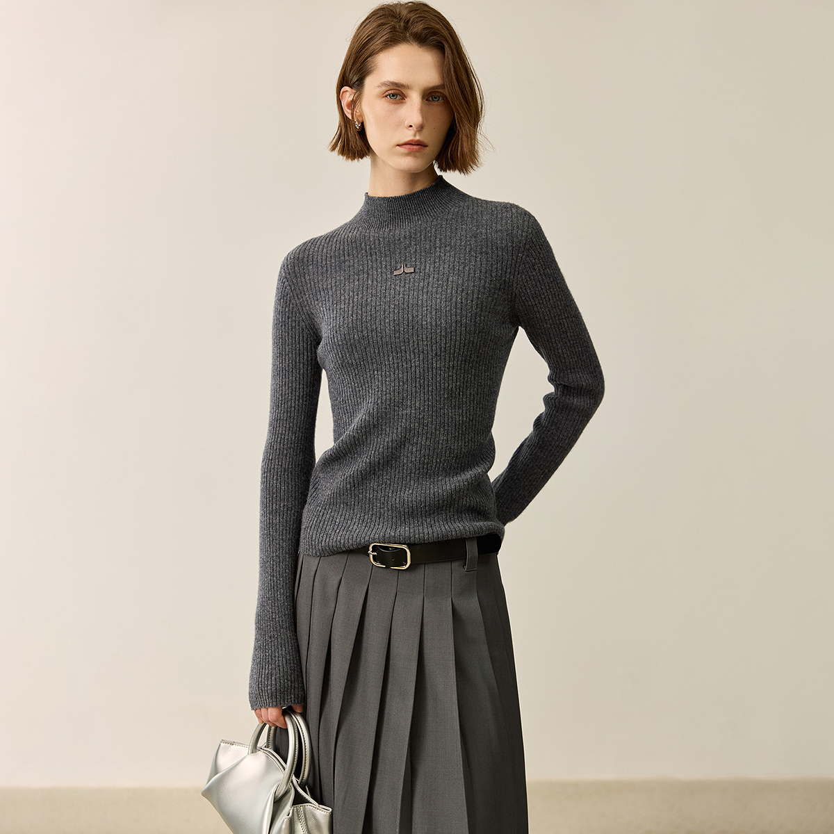 LILY绵羊毛纯色半高领内搭针织衫