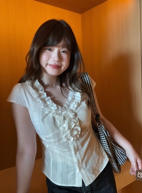 【栀子冷萃】法式木耳边短袖衬衫女夏季白色v领衬衣收腰显瘦上衣