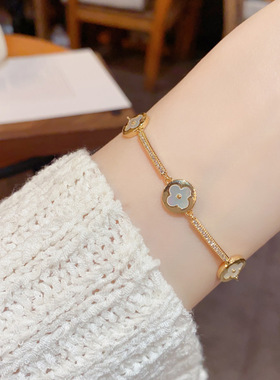 韩式甜美百搭优雅满锆贝壳四叶花抽拉式手链气质时尚设计感手饰