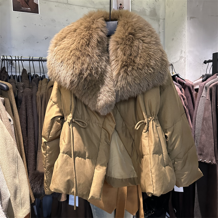真狐狸毛领中长羽绒服