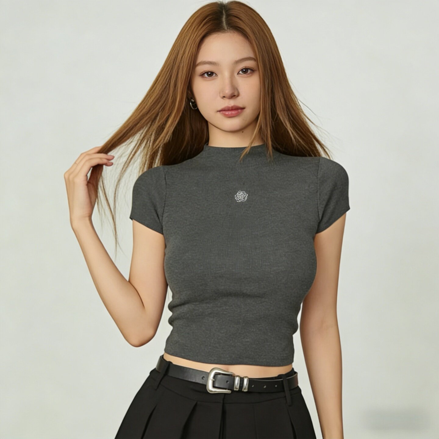 春夏女半高领刺绣小花针织T恤