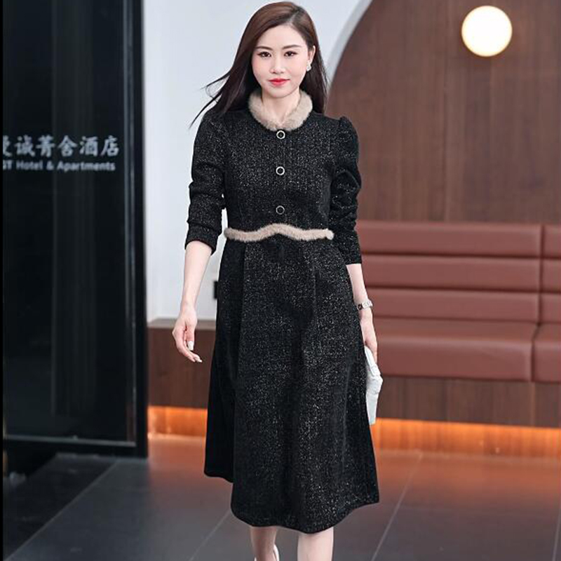 亮晶晶灯芯绒中长款大码女装胖mm修身长袖连衣裙秋冬季配外套黑色